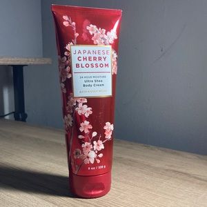 Bath and body works body cream
